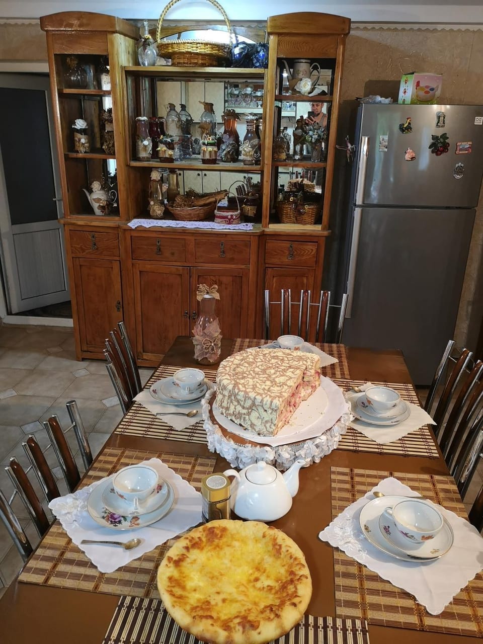 Kitchen or kitchenette, Breakfast
