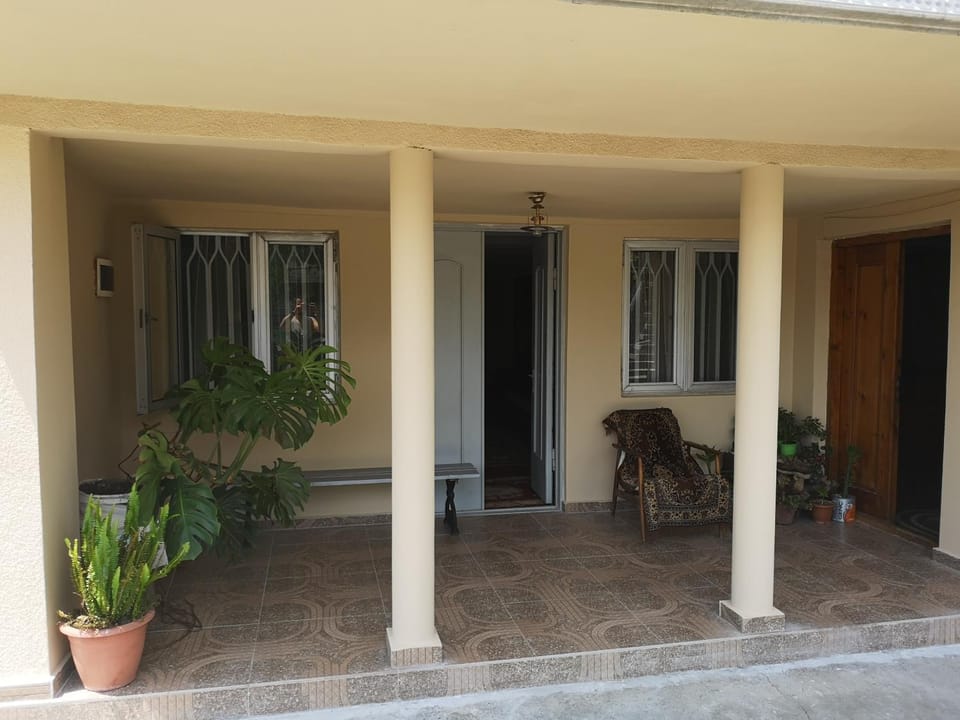 Patio, Facade/entrance