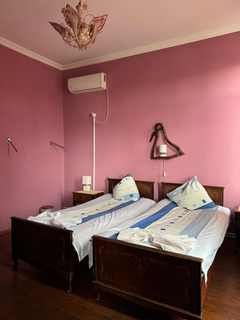 Bed, Bedroom, air conditioner
