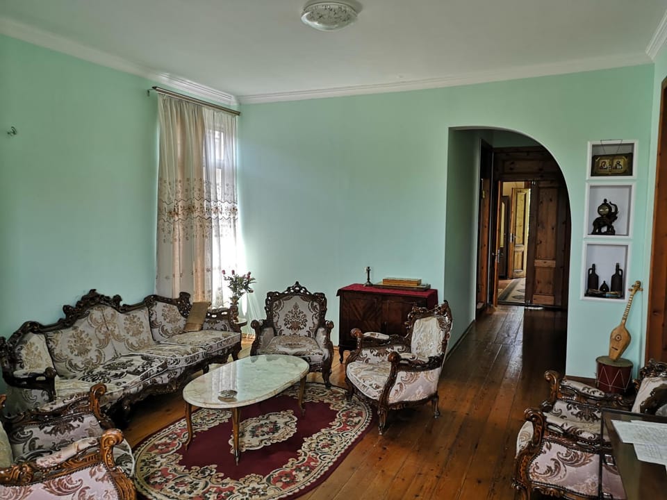 Living room, Seating area, Area and facilities