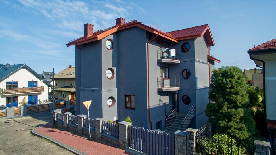 Property building, Facade/entrance, Neighbourhood, Floor plan, On site