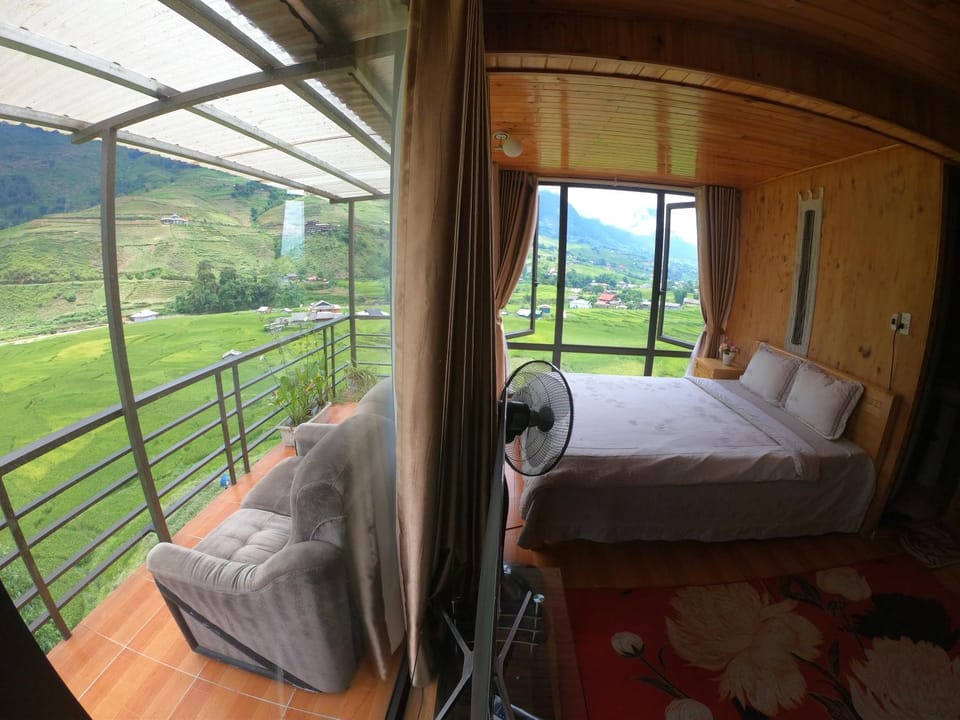 Bed, Natural landscape, View (from property/room), Living room, Photo of the whole room, Seating area, Bedroom, Mountain view