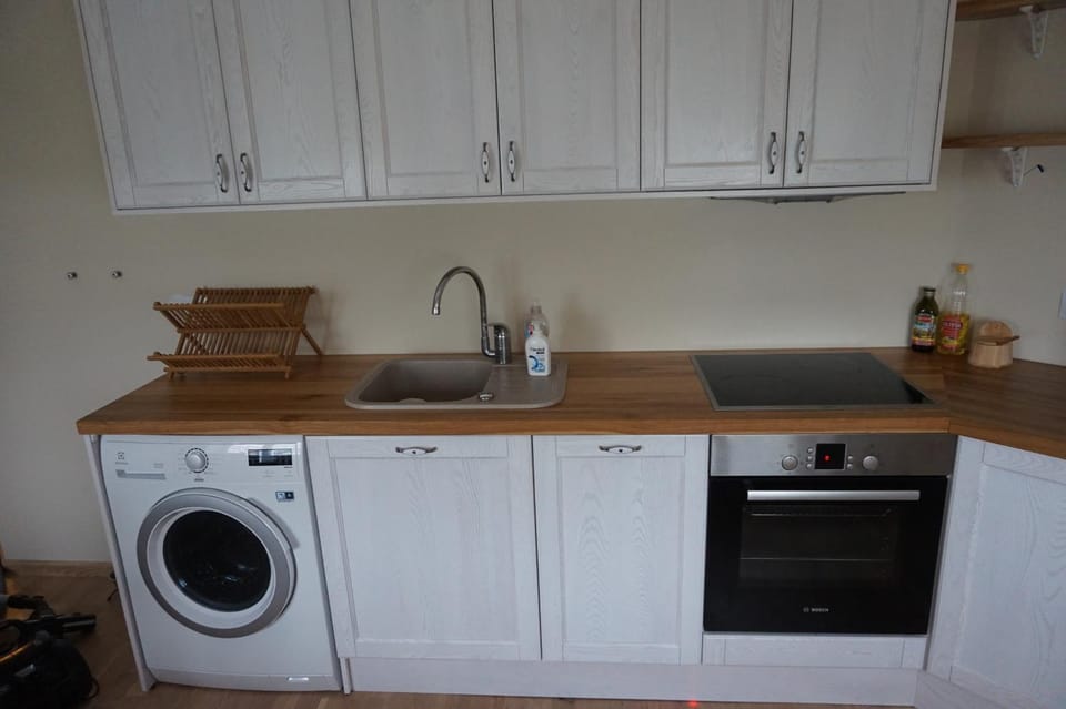 Coffee/tea facilities, Kitchen or kitchenette, Dining area