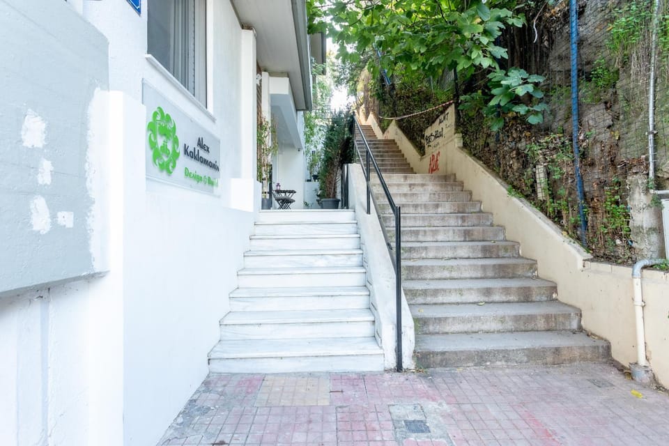 Stadium HiEnd Studio Top Location Apartment in Athens
