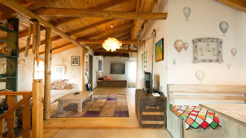 Library, Living room