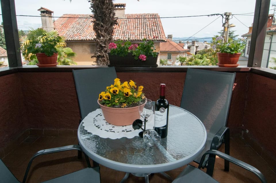 Balcony/Terrace, Seating area, City view