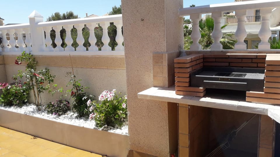 BBQ facilities, Balcony/Terrace