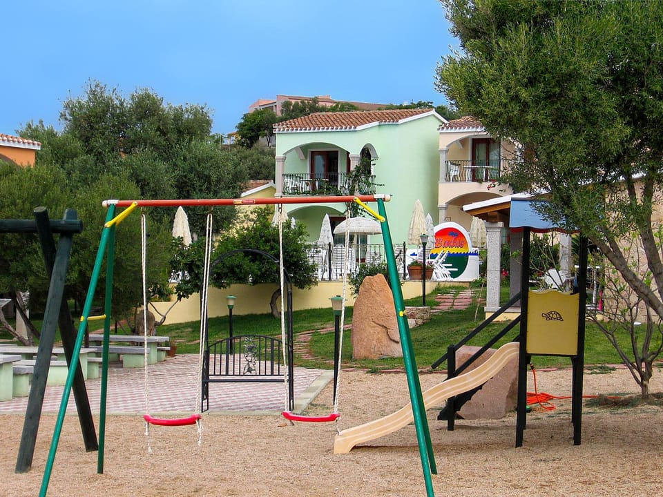 Property building, Day, Natural landscape, Summer, Children play ground, Garden, Balcony/Terrace