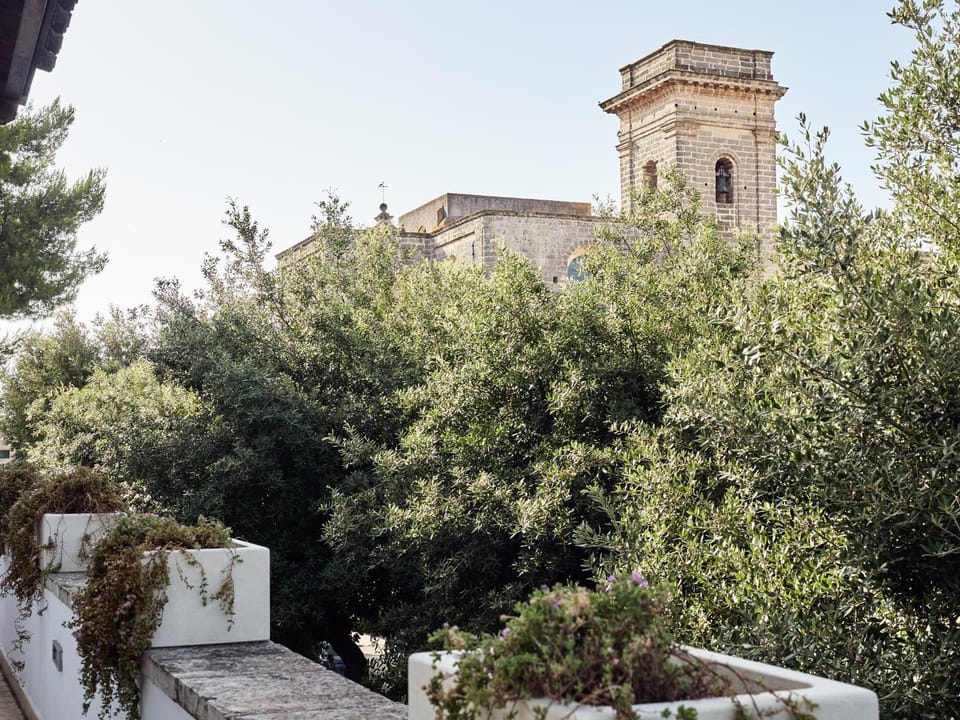 Property building, Nearby landmark, Bird's eye view