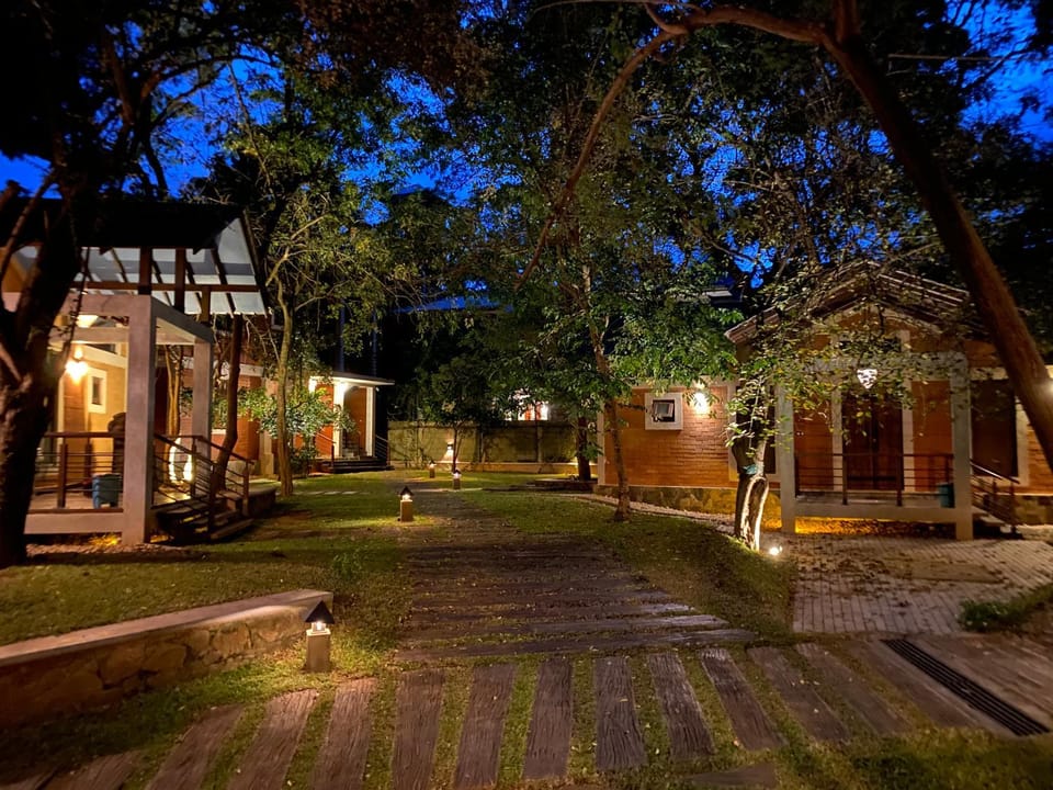 Facade/entrance, Garden