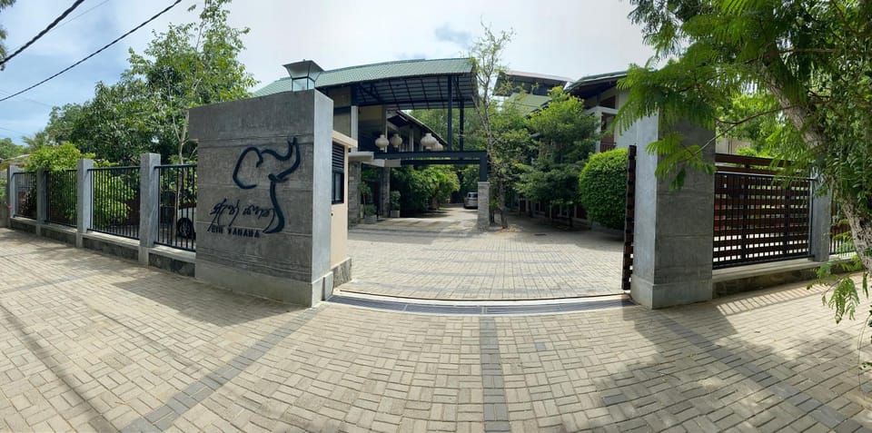 Facade/entrance