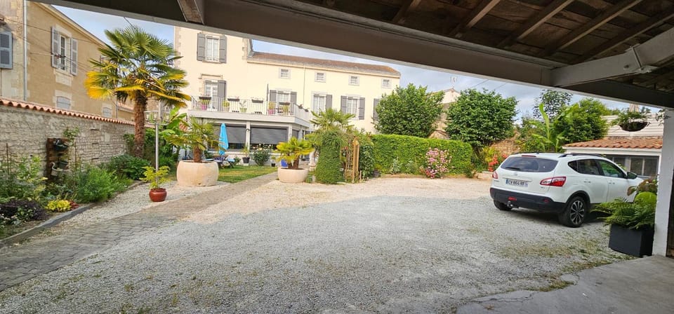 Garden, Parking