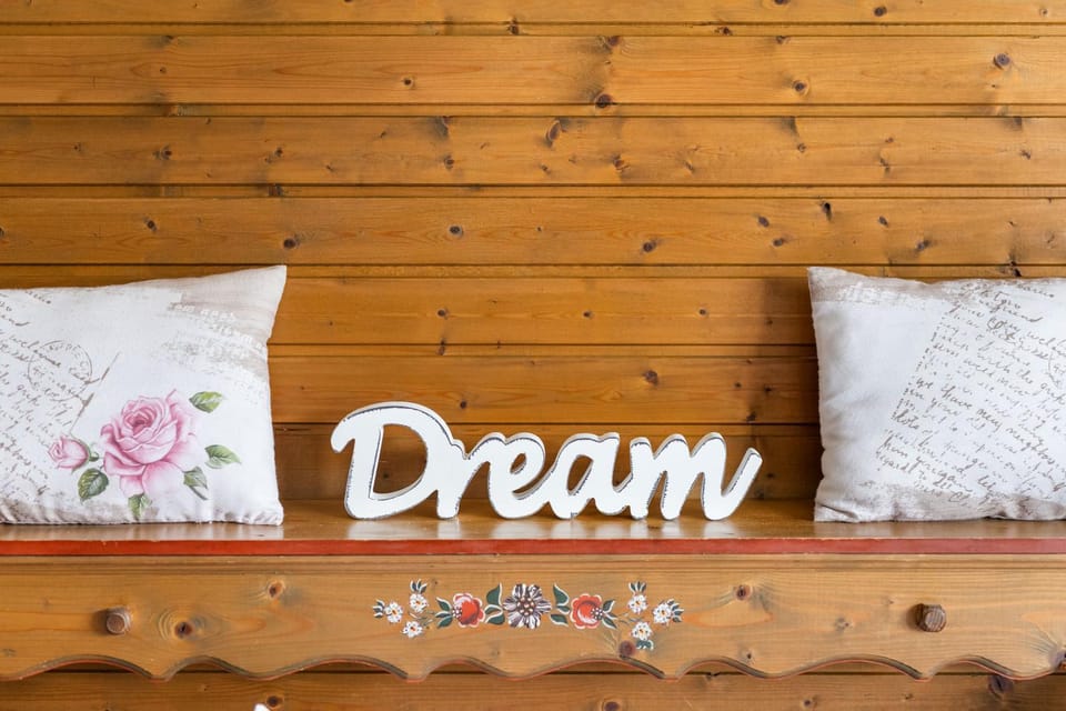 Bed, Photo of the whole room, Decorative detail, Bedroom