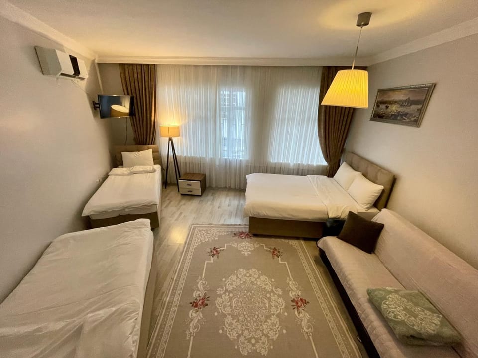 TV and multimedia, Decorative detail, Bedroom
