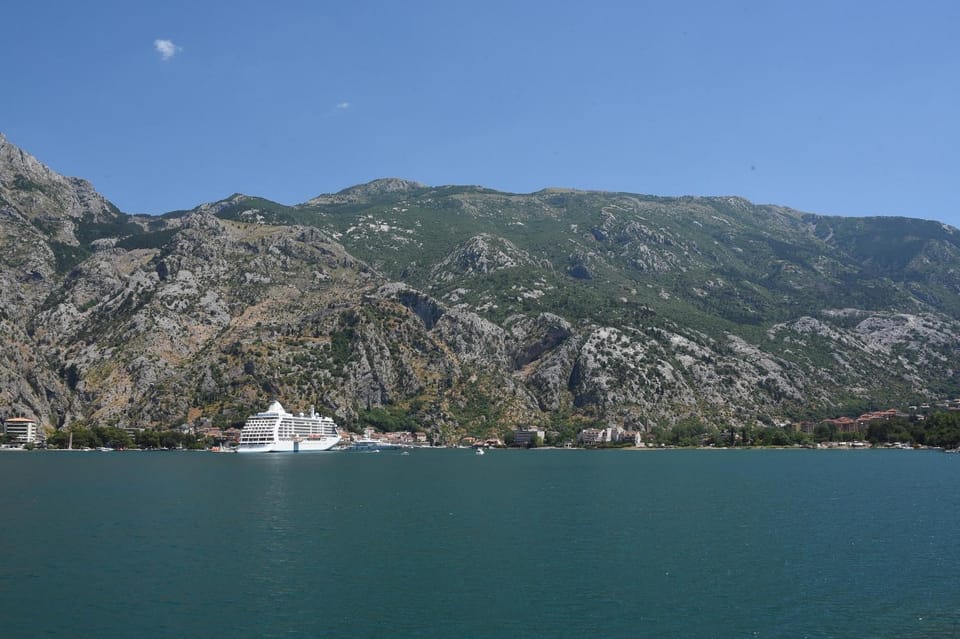 City view, Mountain view, Sea view