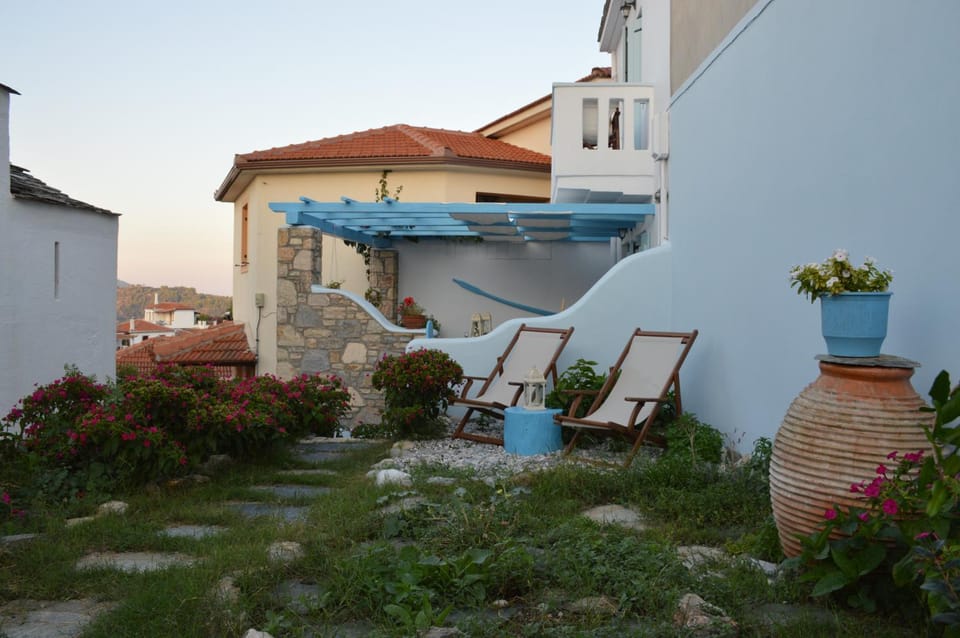 Stella's traditional house. Villa in Sporades, Greece