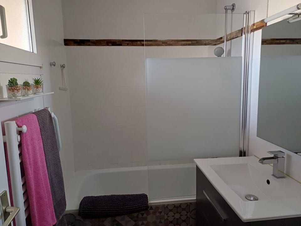 Bathroom, Bath