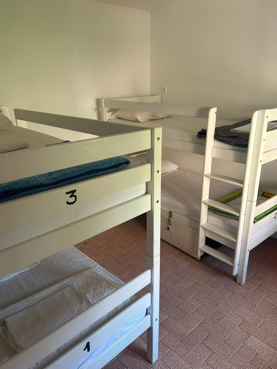 Bed, bunk bed