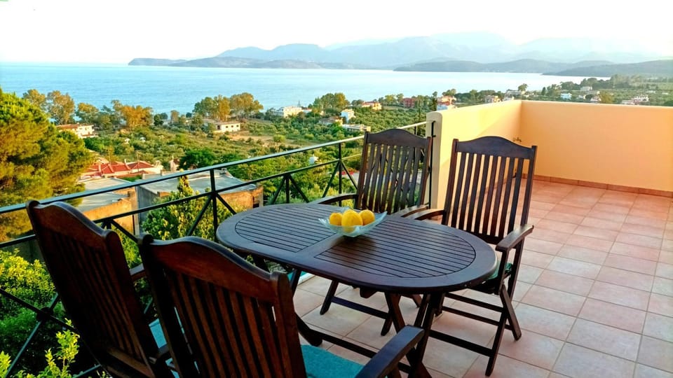 Gythio Seaside Villa Dimitrios - Panoramic View Apartment in Peloponnese Region