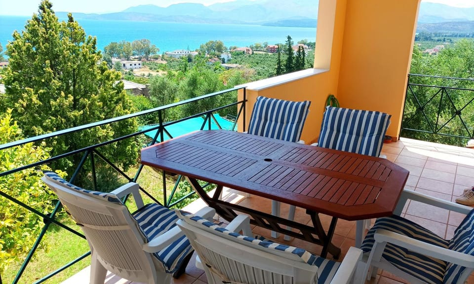 Gythio Seaside Villa Dimitrios - Panoramic View Apartment in Peloponnese Region
