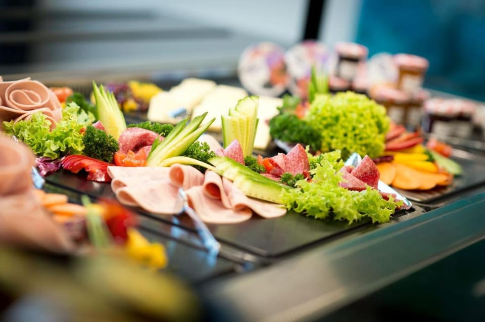 Breakfast, Buffet breakfast