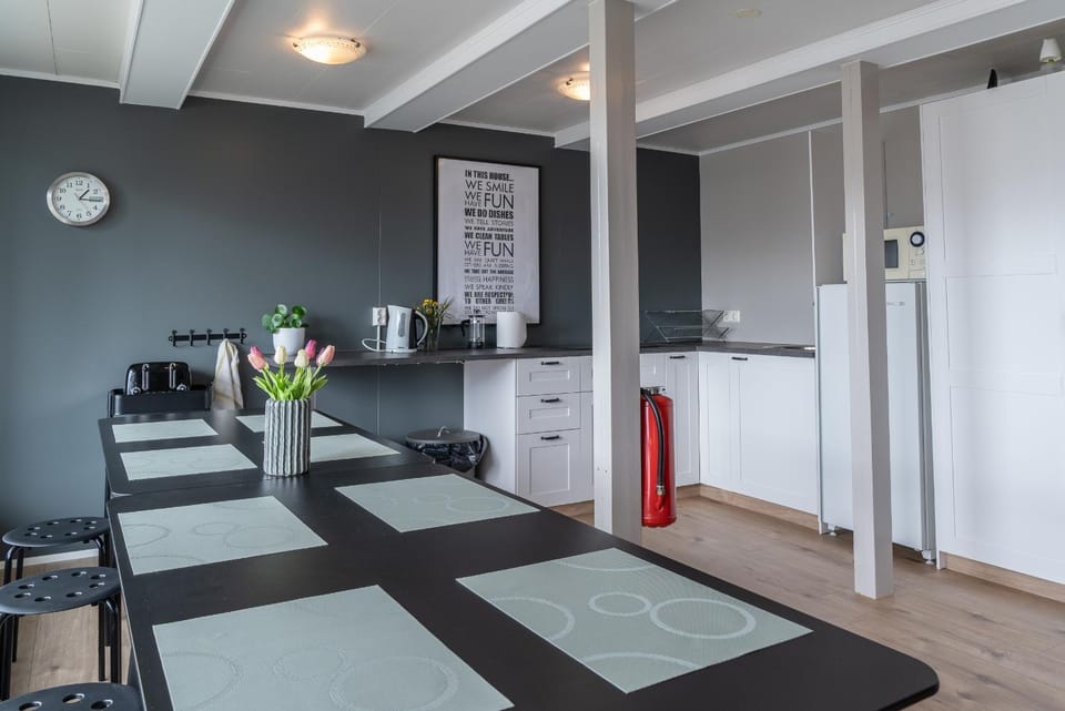 Communal lounge/ TV room, Communal kitchen