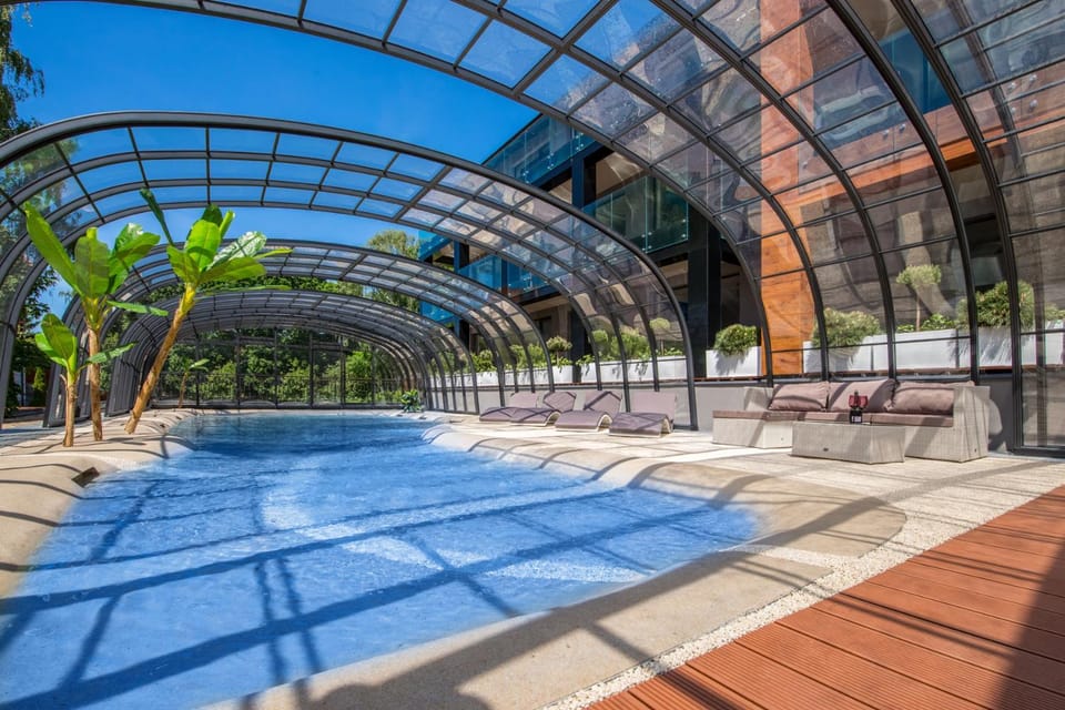 Day, Seating area, On site, Pool view, Area and facilities, Swimming pool, sunbed