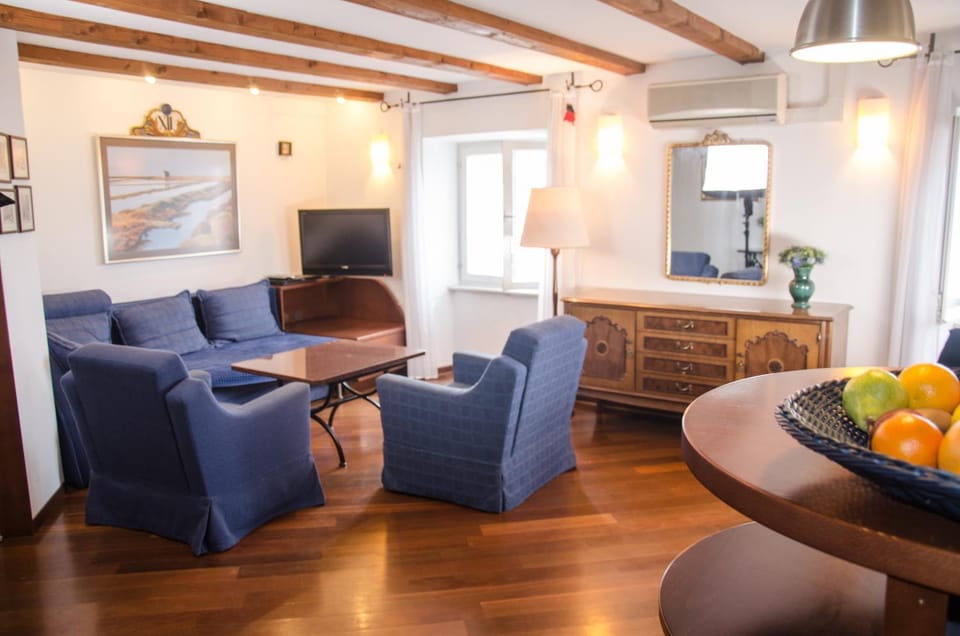 Living room, Dining area, On site, Sea view