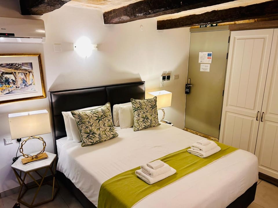 Bed, Bedroom, wardrobe