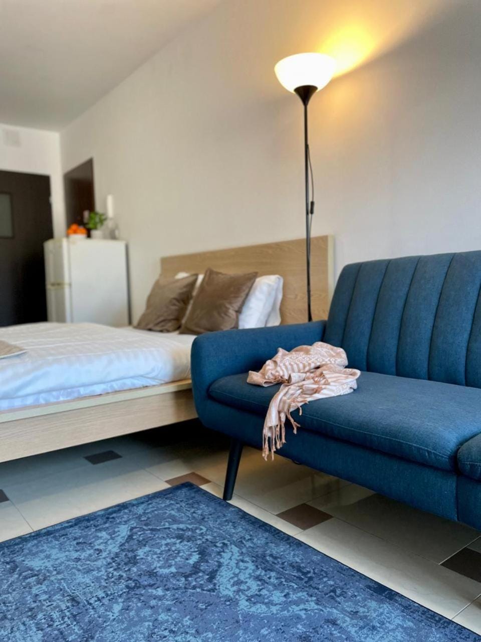 Bed, Living room, Photo of the whole room, Seating area, Bedroom