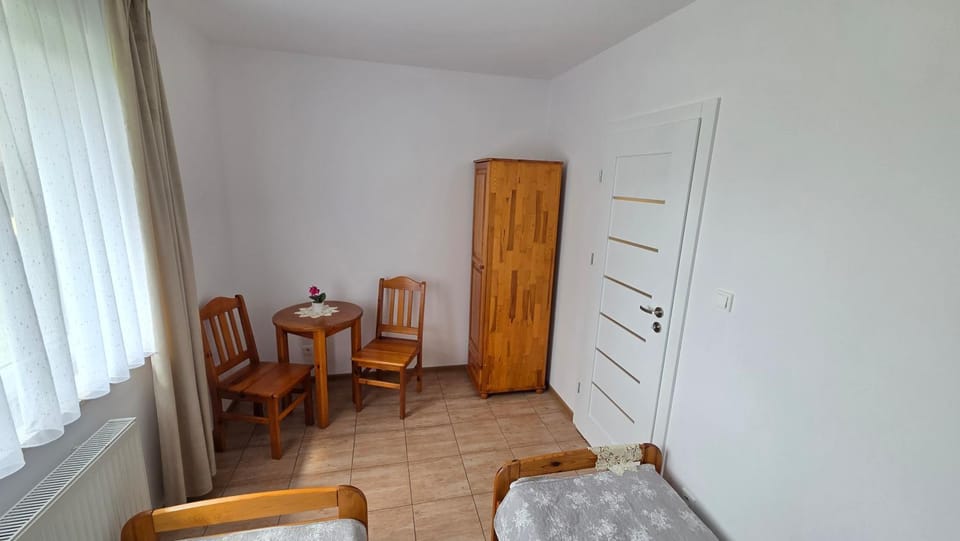 Bed, Seating area, Bedroom, wardrobe