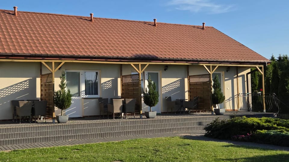 Property building, Day, Garden, Garden view