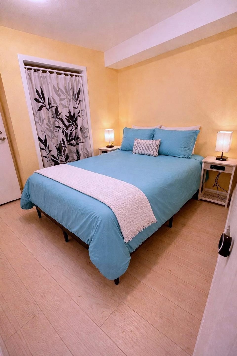 Bed, Photo of the whole room, Bedroom, wardrobe