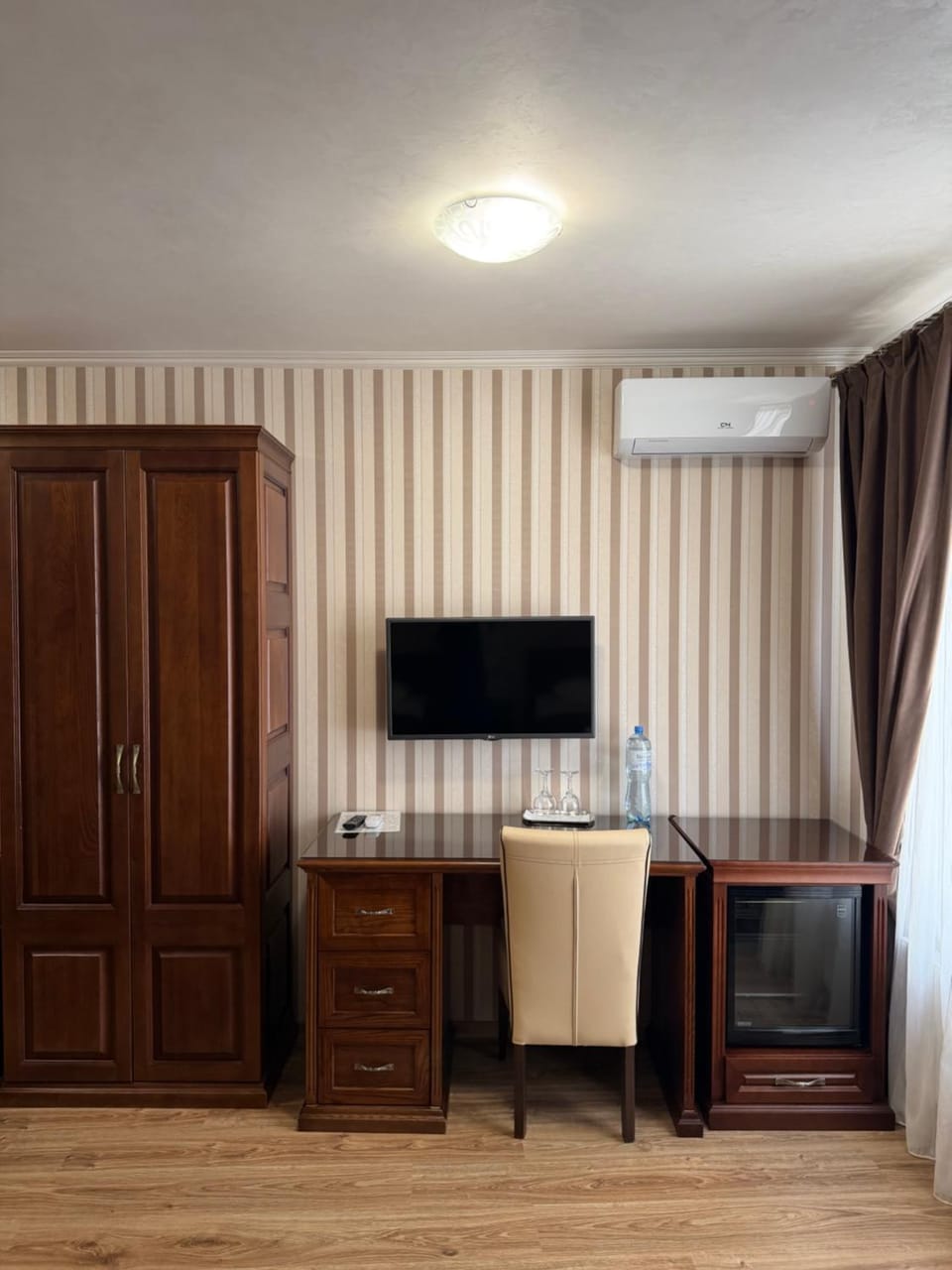 TV and multimedia, wardrobe, air conditioner