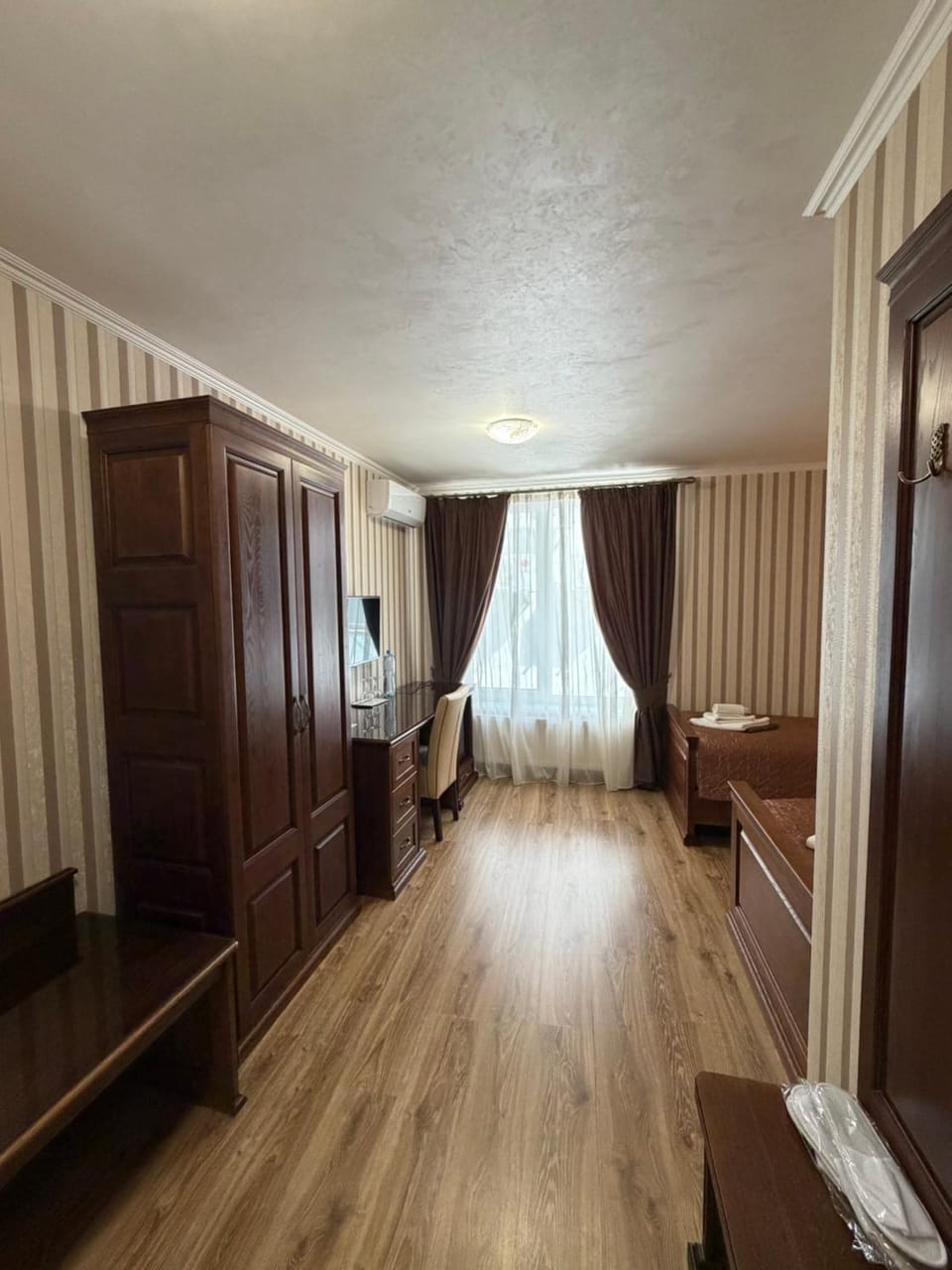 Bed, TV and multimedia, Photo of the whole room, Bedroom, wardrobe