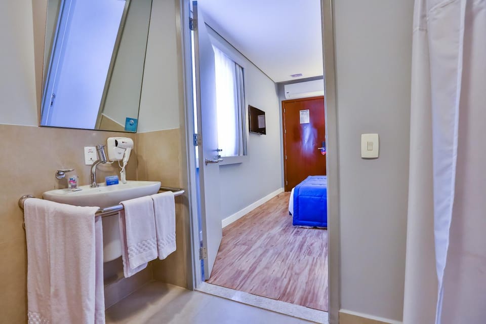 Bathroom, Photo of the whole room