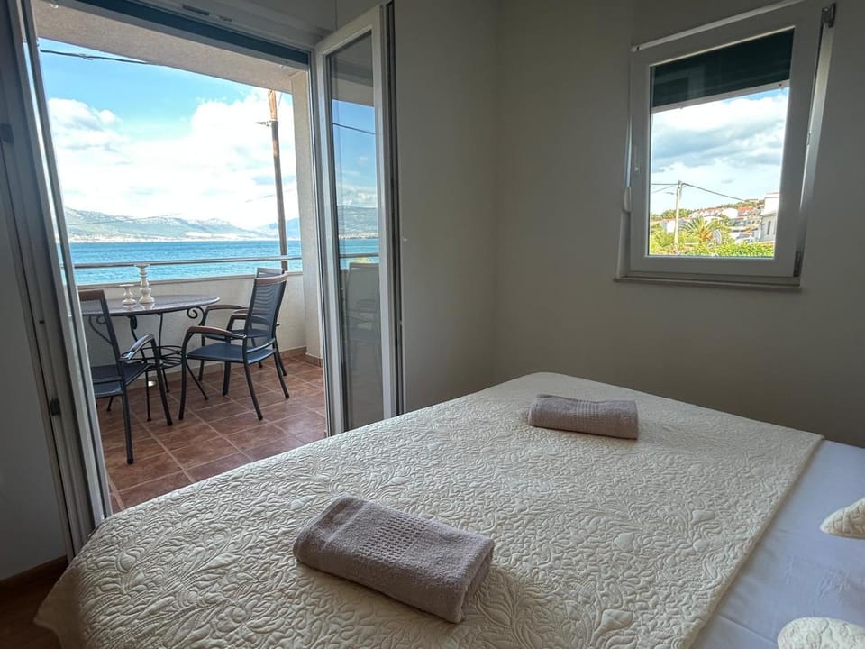 View (from property/room), Balcony/Terrace, Bedroom, Sea view