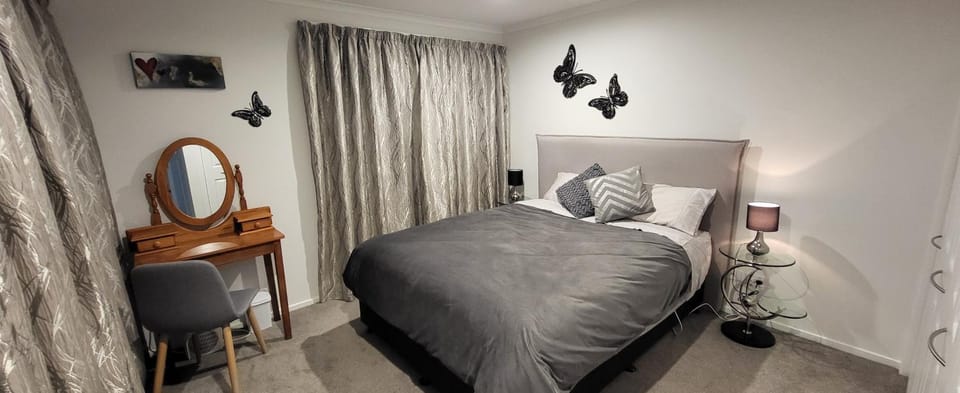 Dewdrop Cottage House in Hastings