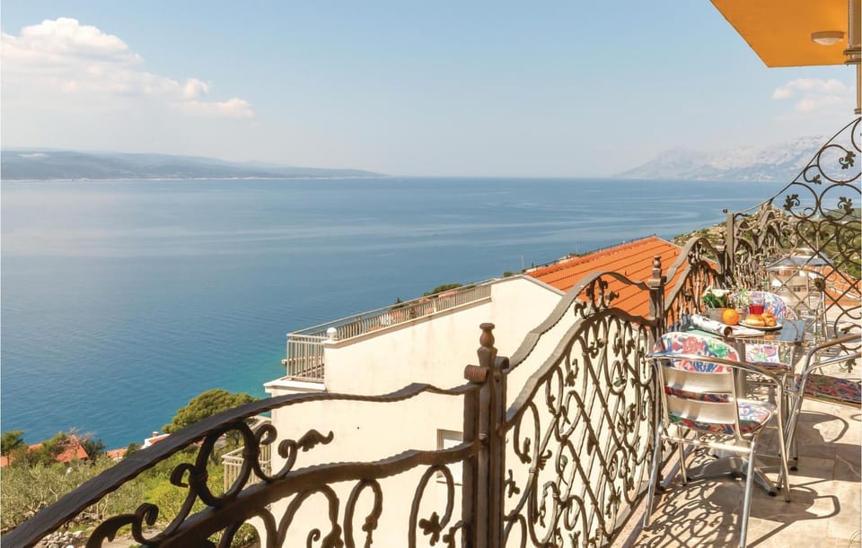 Property building, Sea view