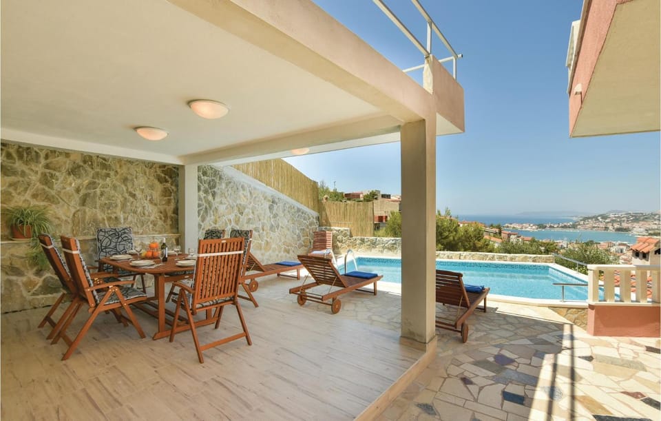 Balcony/Terrace, Swimming pool