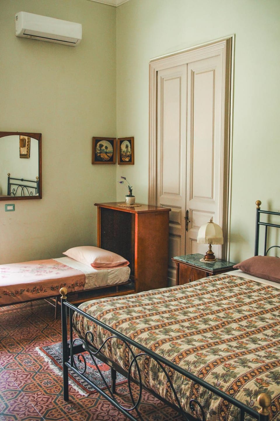 Bed, Bedroom, air conditioner