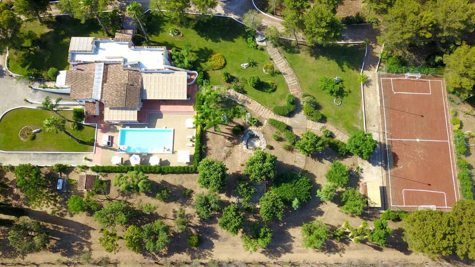 Villa Vetti - Exclusive Garden & Pool Retreat Villa in Apulia