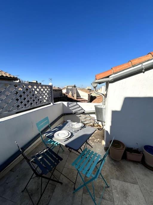 View (from property/room), Balcony/Terrace, Dining area