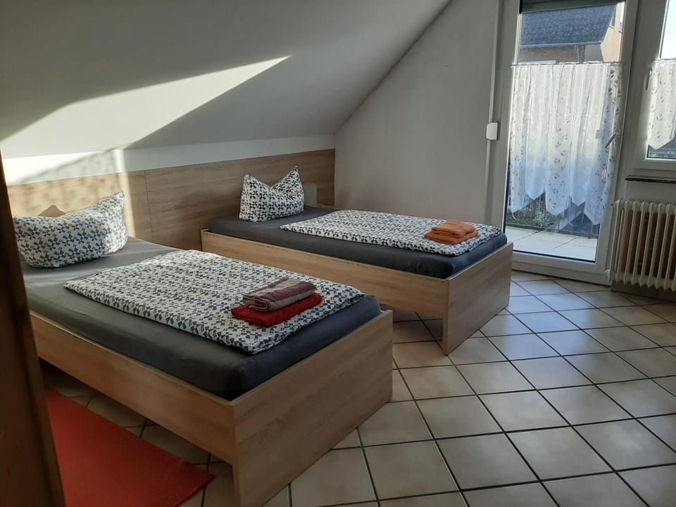 Haus Roseneck-Pension Am Stadtrand Bed and Breakfast in Paderborn
