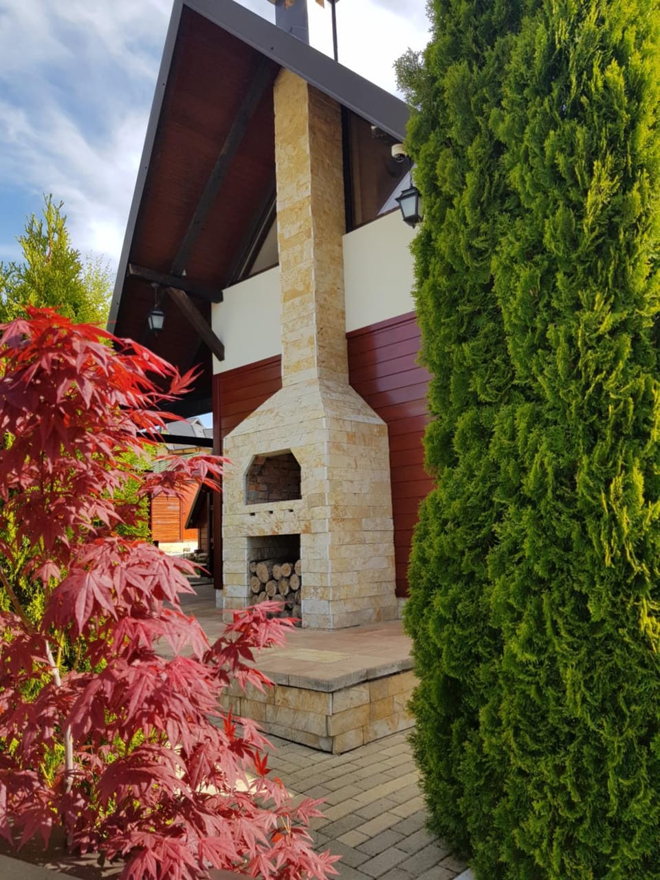 Facade/entrance