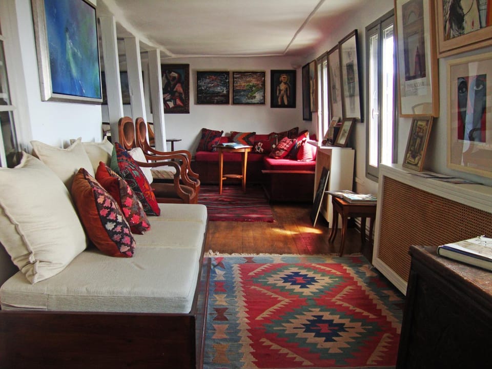 Seating area