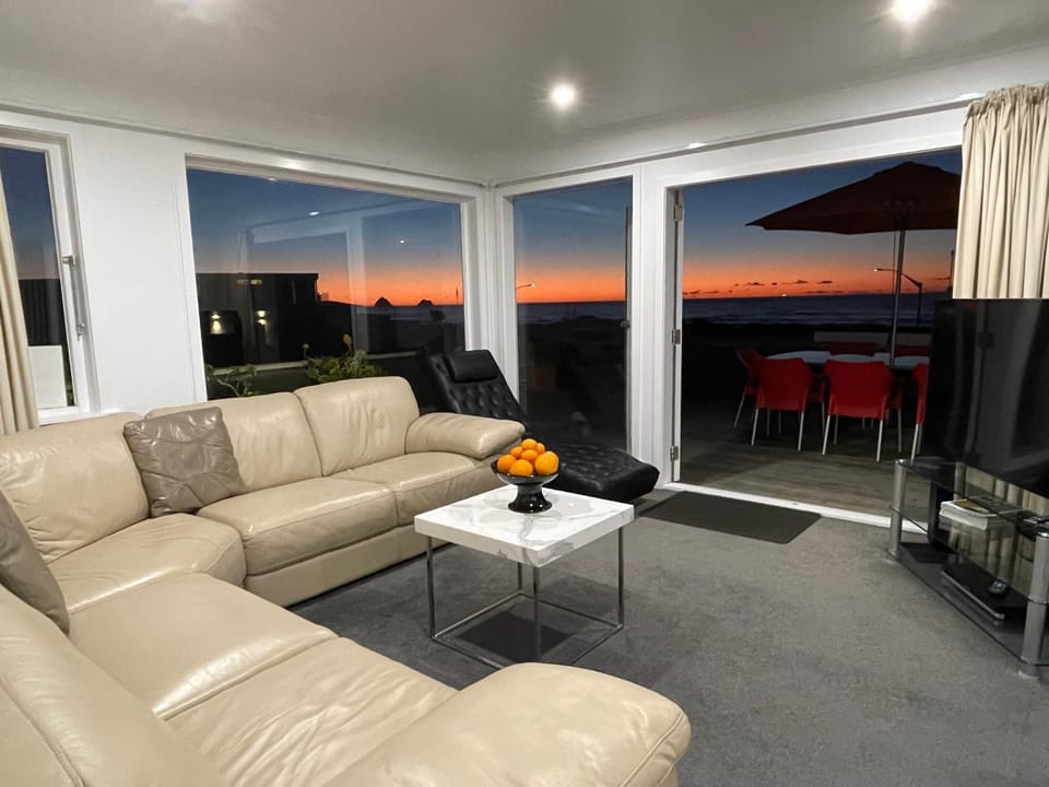 View (from property/room), Lounge or bar, Sea view