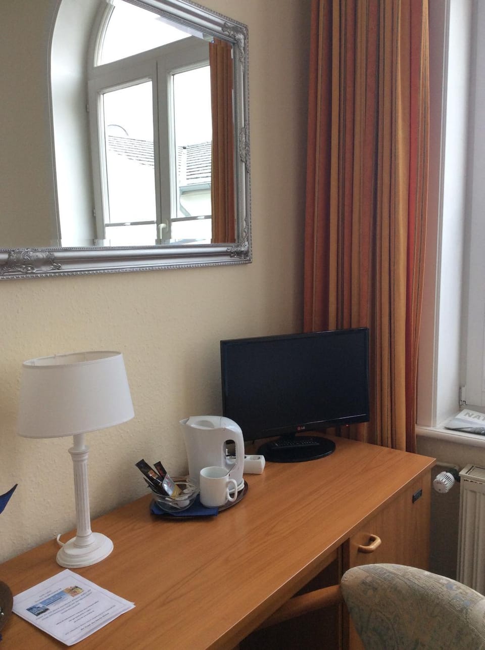 Day, Decorative detail