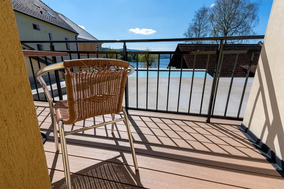 View (from property/room), Balcony/Terrace, Balcony/Terrace, Lake view