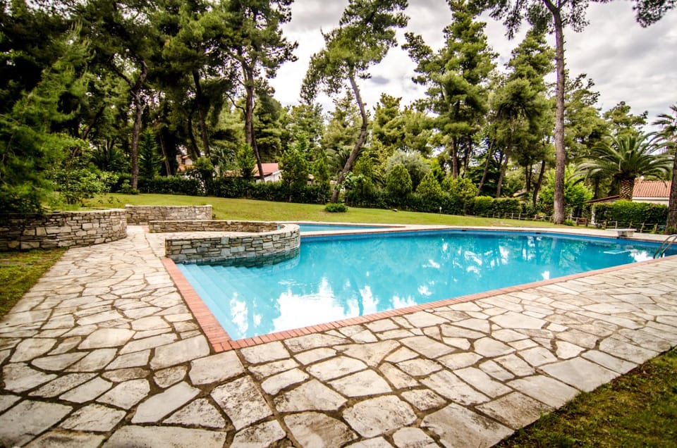 Swimming pool, Swimming pool